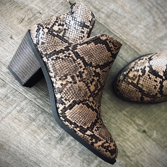 Mata Shoes - Mata Boho Python Snake Animal Print Heeled Bootie
